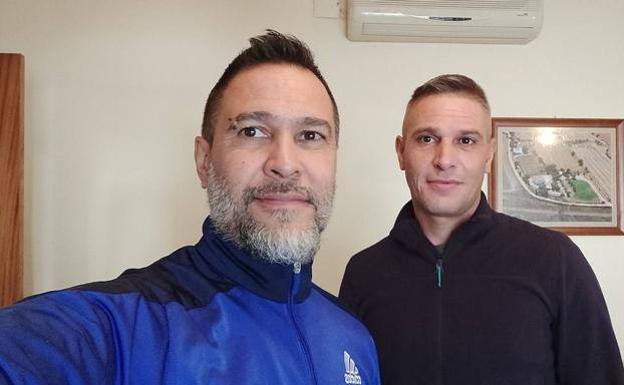 Antonio y Vicente González, regresados desde India a Olivenza. 