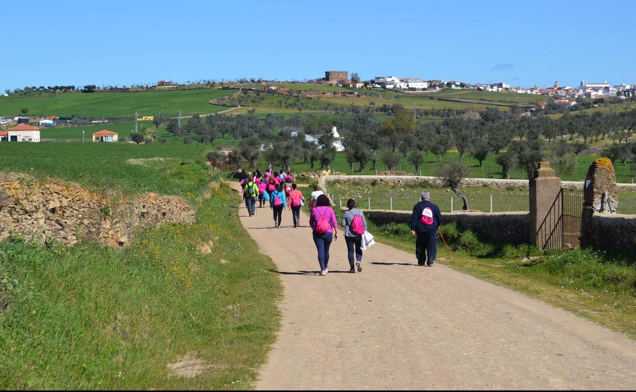 Participantes de una ruta, imagen de archivo.