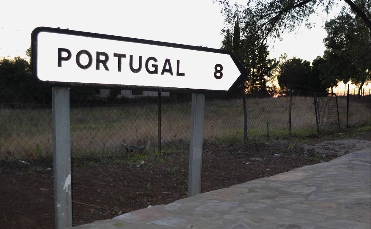 Señal de la carretera hacía Portugal.