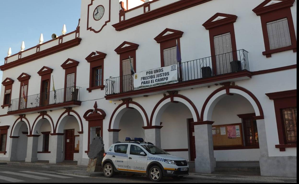 Fachada del Ayuntamieto donde se encuentra la oficina de la Policía Local.