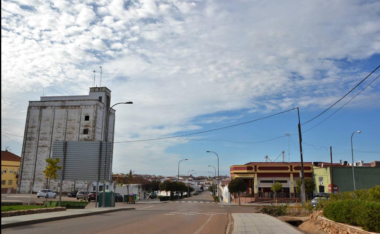 Avenida juan Carlos I, entrada a Villanueva del Fresno.