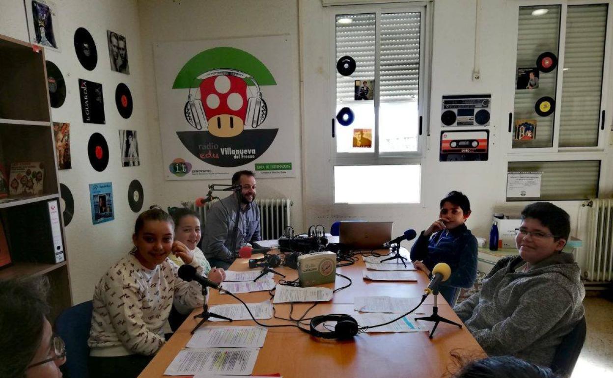 El CEIP retoma su proyecto radiofónico 'Grama-Novela' para aprender gramática
