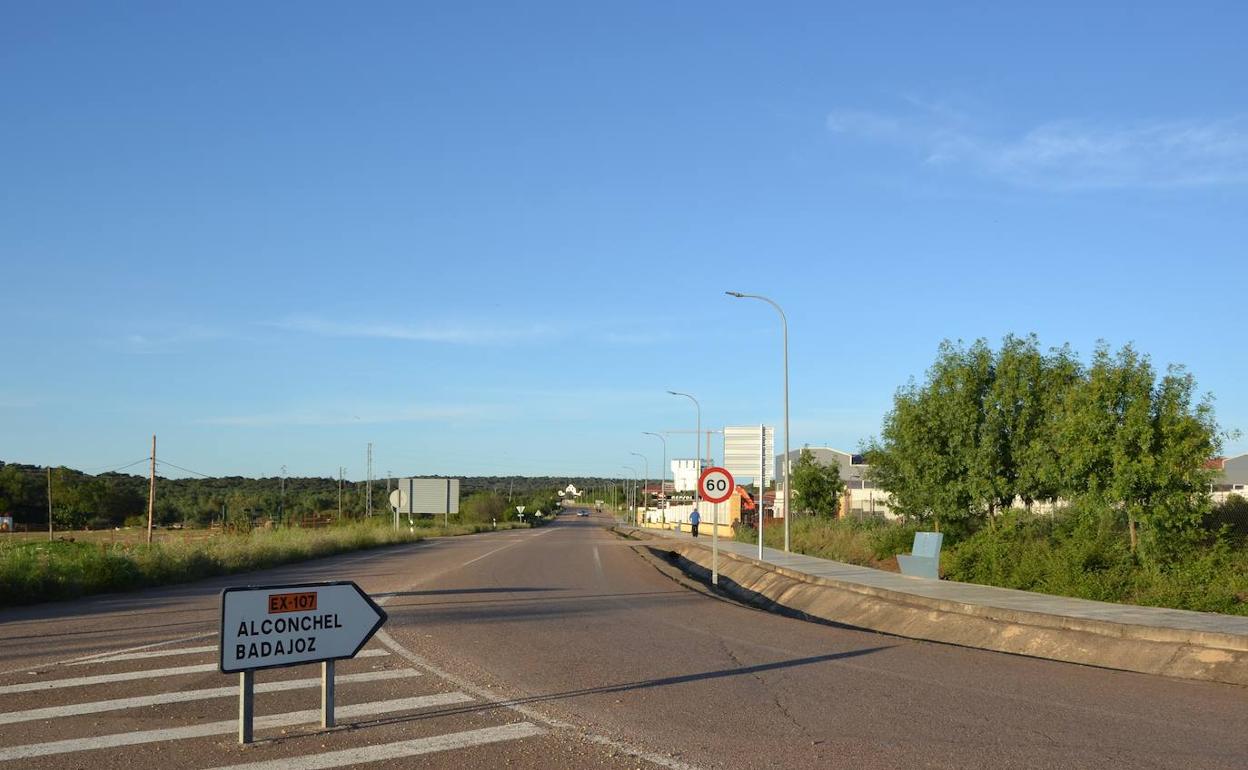 Carretera EX-107 Villanuveva del Fresno-Badajoz.