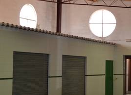 Dos de los puestos del Mercado de Abastos.