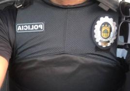 Uno de los chalecos recibidos.