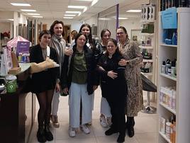 El alumnado de FP Básica de Peluquería y Estética del IESO San Ginés visitó 'Visibel'