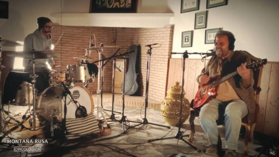 El cantautor villanovense Bozza graba su última canción en la localidad