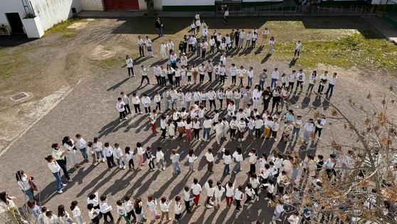Los alumnos del CEIP F.R. Perera celebraron el Día de la Paz en el centro