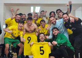 El Senior Futsal celebrando la victoria.