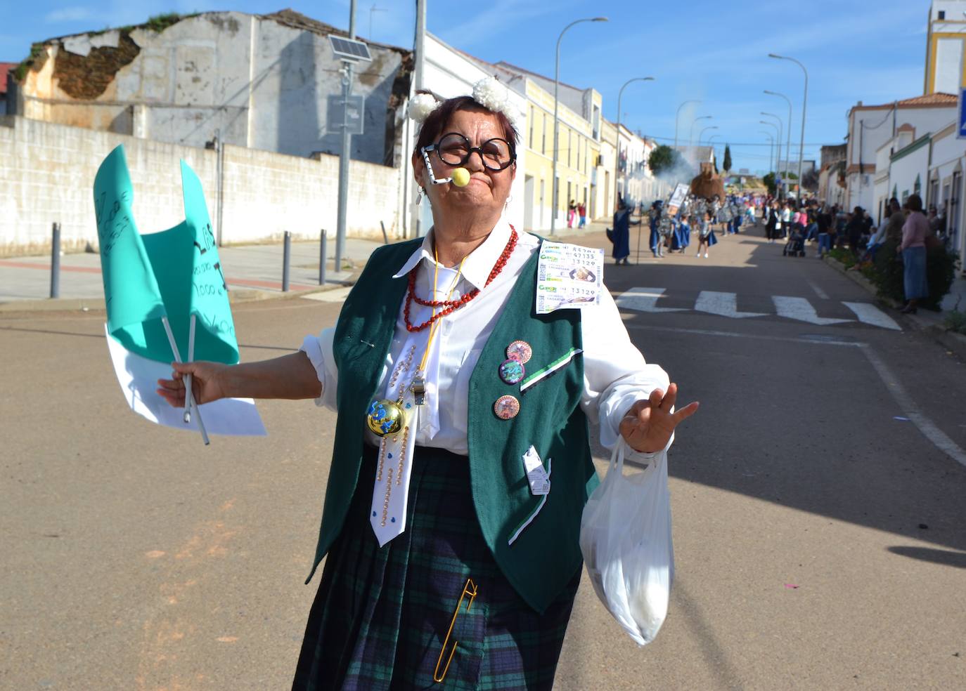 El gran desfile del carnaval acabó con un espectáculo de música y baile de las grandes comparsas