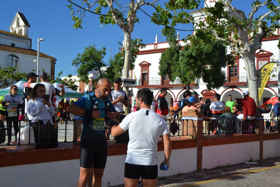 La localidad entregó 1.000 euros a Feder del VIII Trail Rayano Solidario en el que hubo más de 300 deportistas