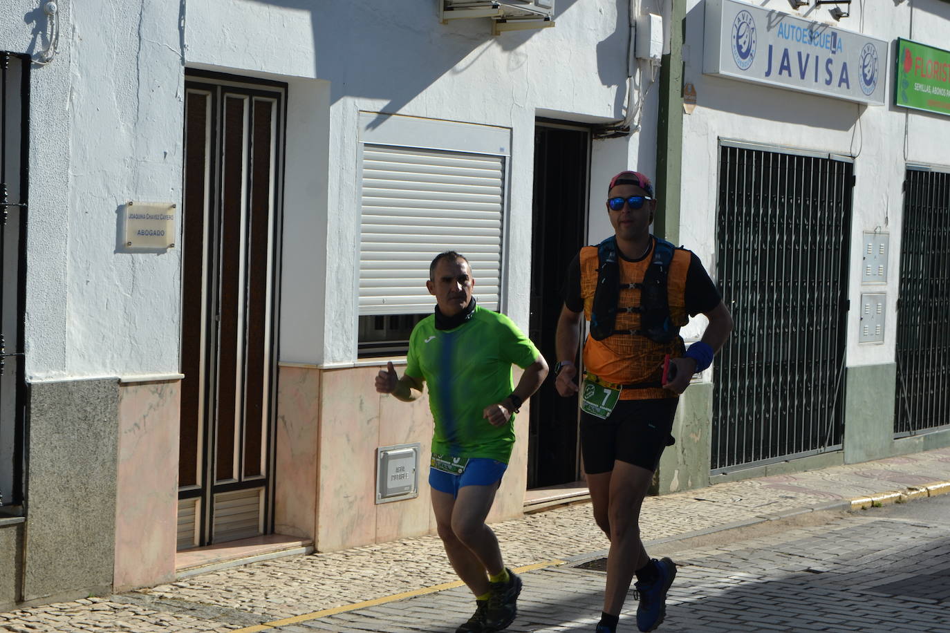 La localidad entregó 1.000 euros a Feder del VIII Trail Rayano Solidario en el que hubo más de 300 deportistas