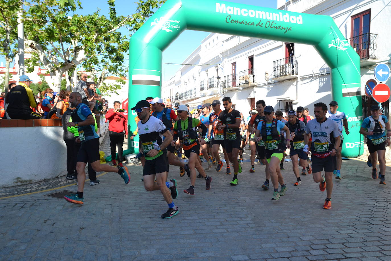 La localidad entregó 1.000 euros a Feder del VIII Trail Rayano Solidario en el que hubo más de 300 deportistas