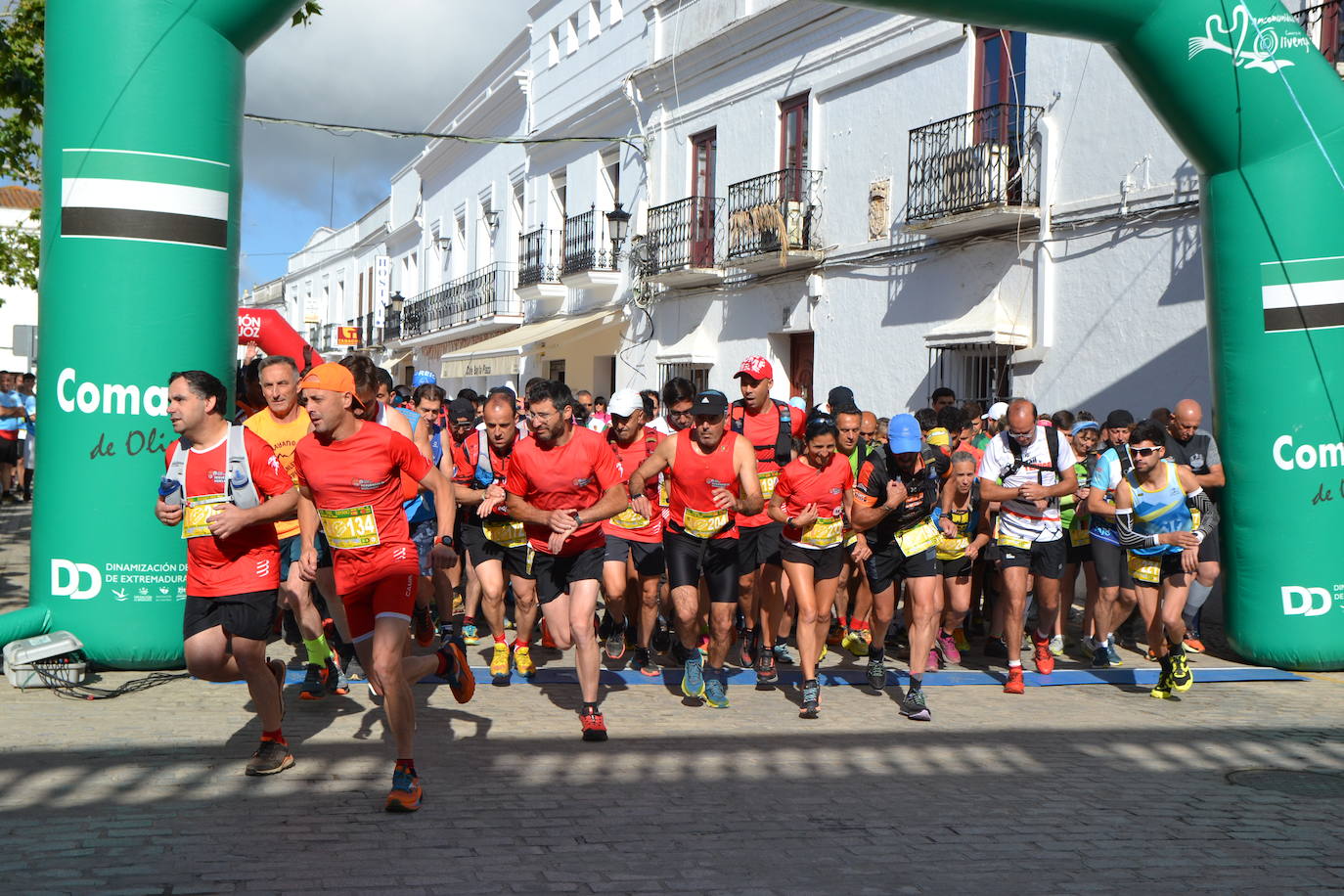 La localidad entregó 1.000 euros a Feder del VIII Trail Rayano Solidario en el que hubo más de 300 deportistas