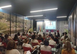 El Tercer vicepresidente de la Diputación y el presidente de la Fempex inauguraron la formación.