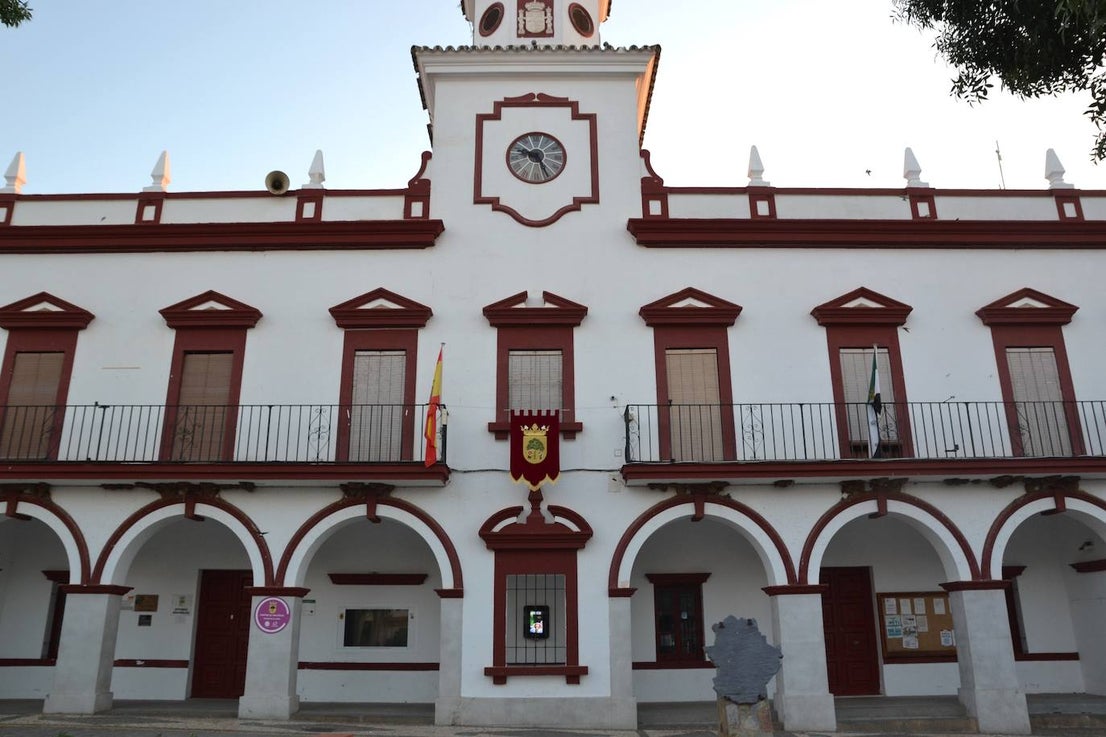 16 niños y niñas de Primera Comunión acompañaron al Cuerpo de Cristo