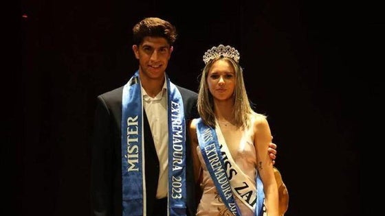 Esther Olivera, Miss Embajadora de la Moda, asiste al Festival de la Belleza de España