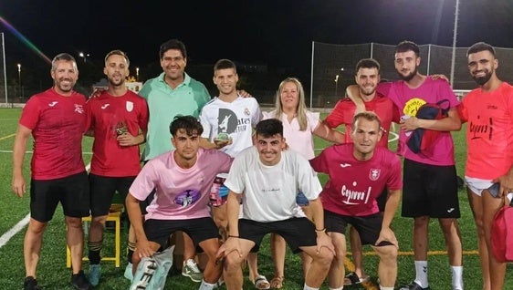 El equipo 'Shalke te meto' ganador de la I Kings Villanueva League