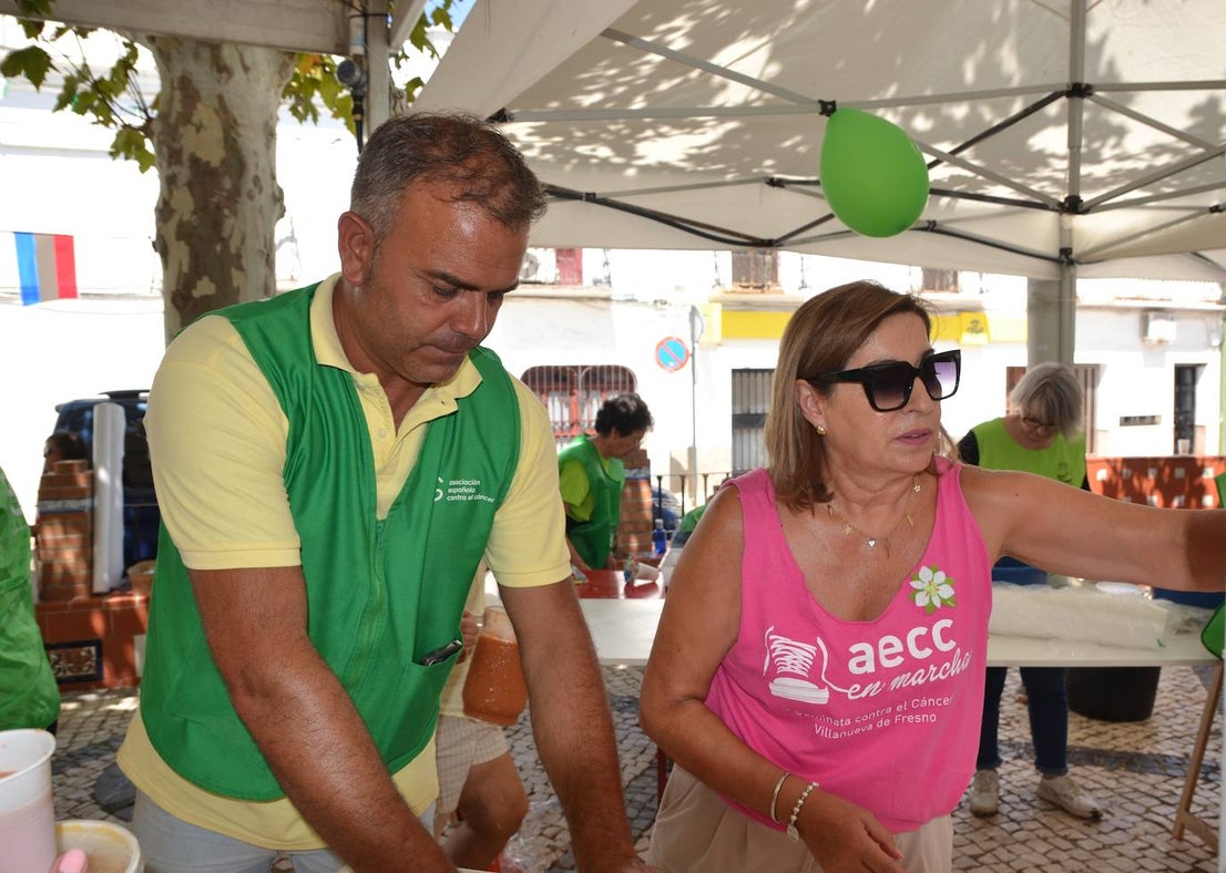 La AECC despachó 900 raciones de garbanzos en la XIII edición de su evento solidario