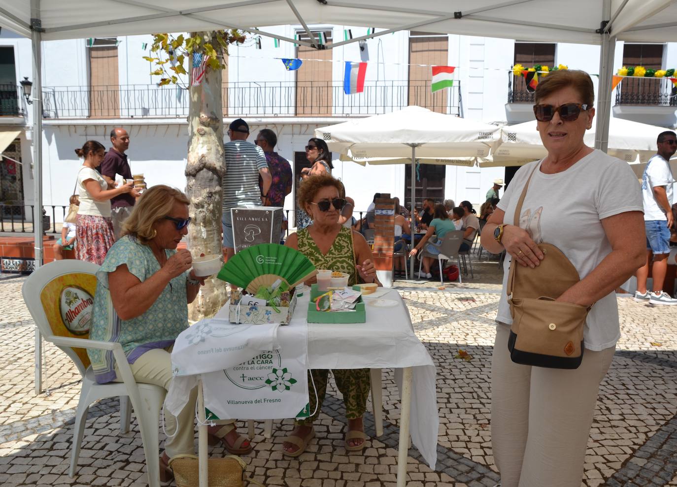 La AECC despachó 900 raciones de garbanzos en la XIII edición de su evento solidario