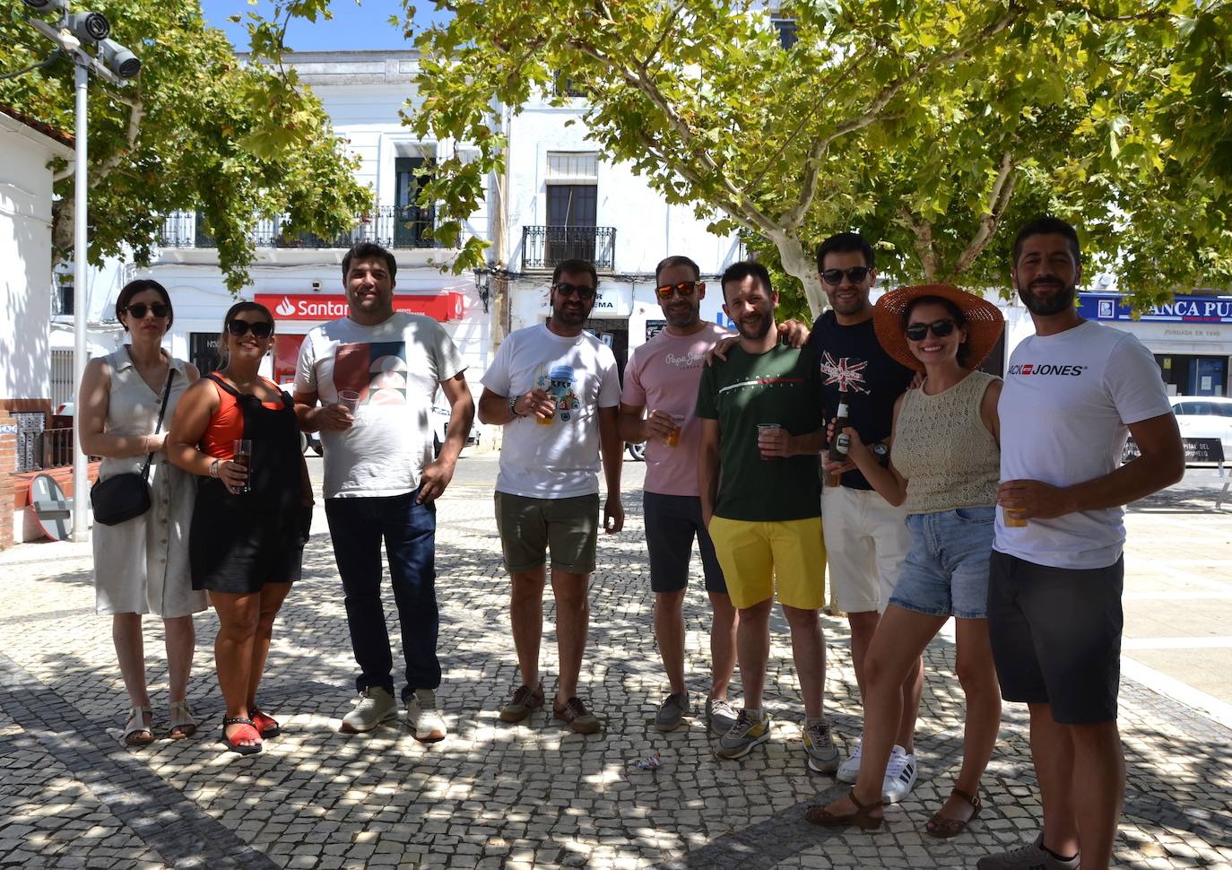 La AECC despachó 900 raciones de garbanzos en la XIII edición de su evento solidario