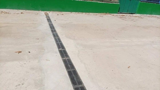 Finalizadas las obras de drenaje y de canalización de las aguas del patio del CEIP