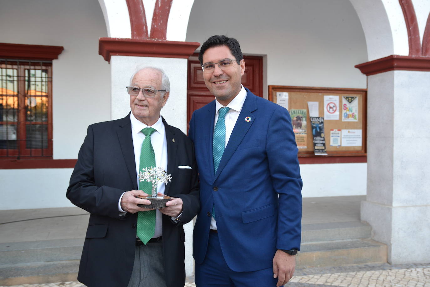 Marcelo Cruz, emocionado y feliz, recibió la Encina de Plata