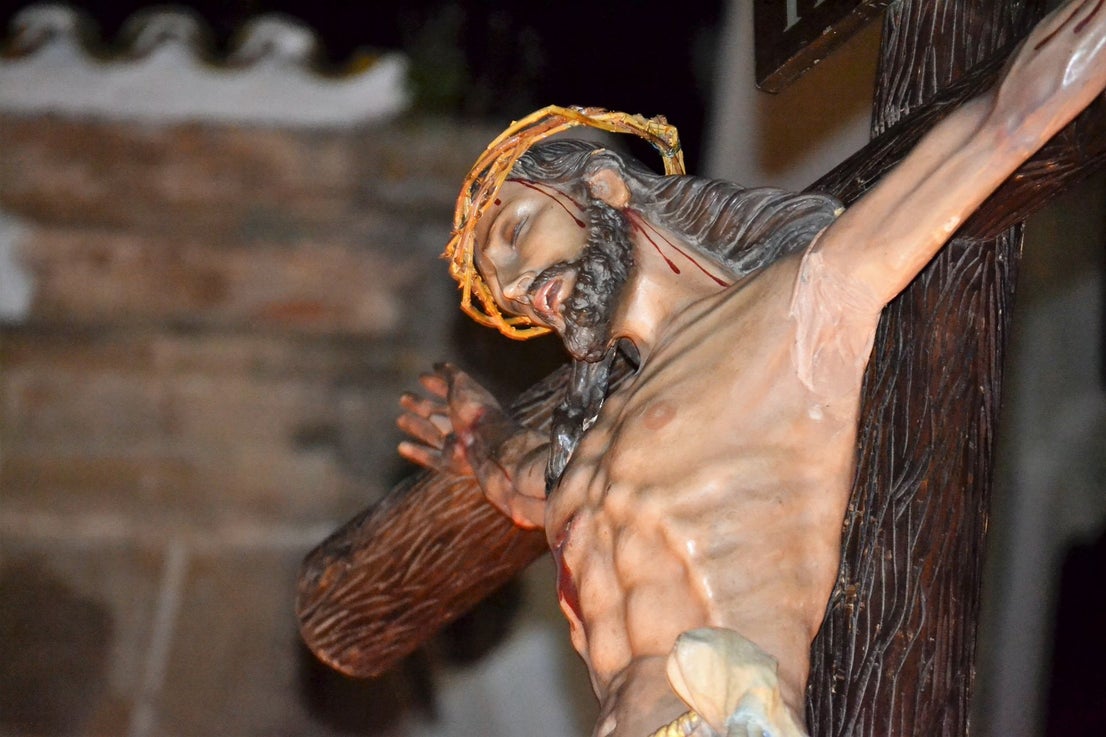 La finalización de la restauración del retablo de la Piedad permite el regreso de la Virgen a su hornacina