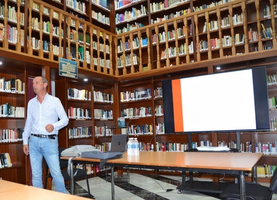 El Ayuntamiento organiza un taller de 'Identidad territorial y desarrollo del comercial local'