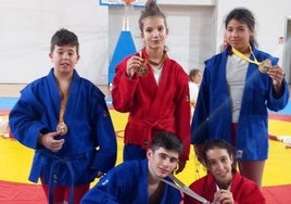 Los deportistas participantes en el Campeonato de Lucha.