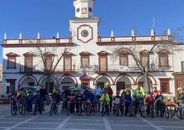 Algunos de los asistentes a la ciclocabalgata.