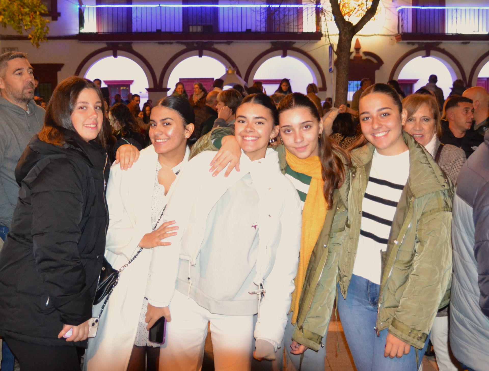 La Cenicienta, Mickie Mouse y Minnie protagonizaron el encendido navideño