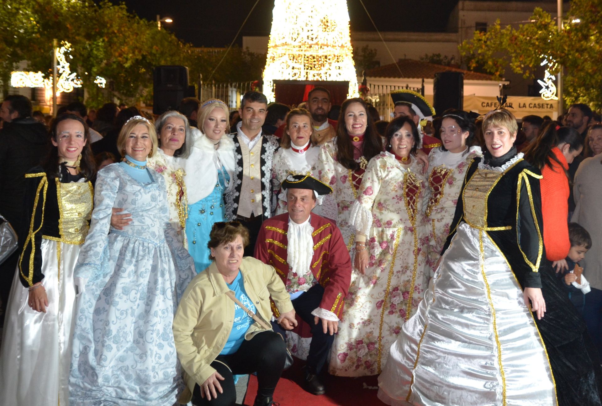 La Cenicienta, Mickie Mouse y Minnie protagonizaron el encendido navideño