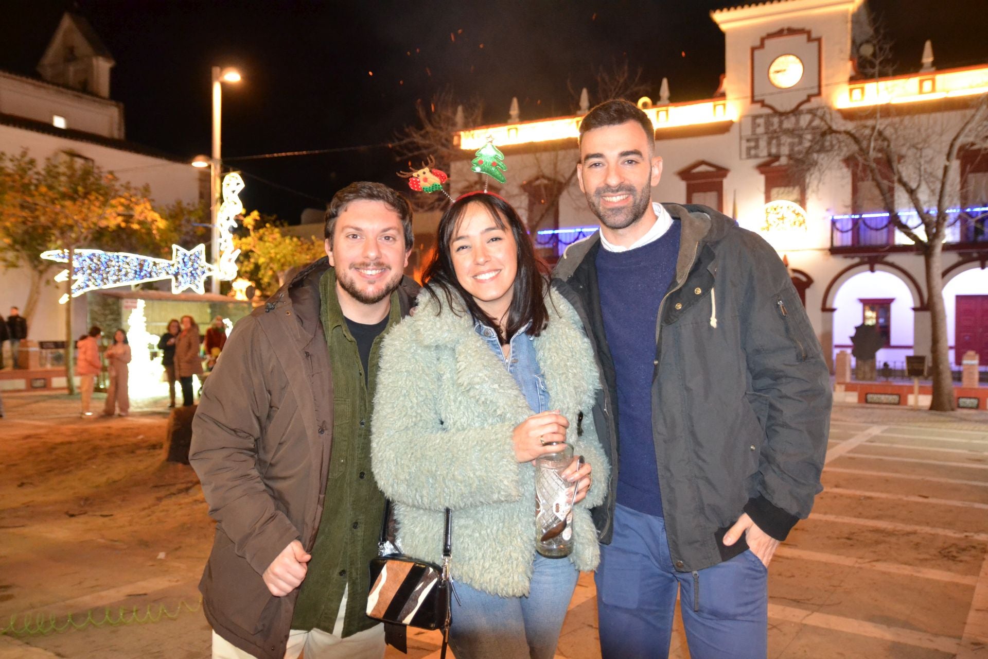 Las familias volvieron a reunirse en torno a la candela quemando gamonas