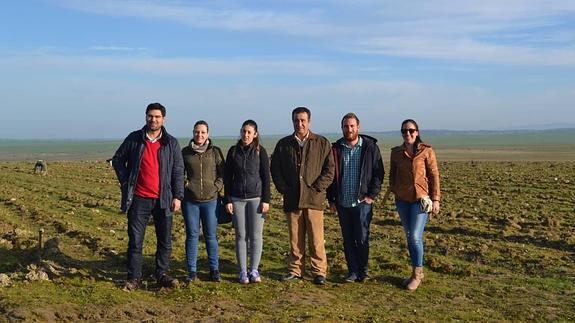 Grupo de gobierno y el administrador de Torre Baja. 