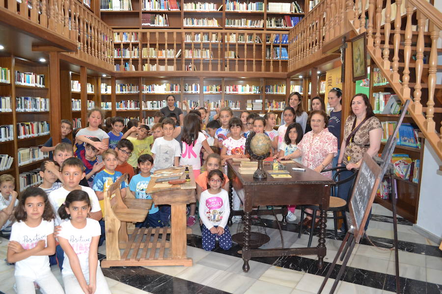 Exposición escuelas de ayer y hoy.