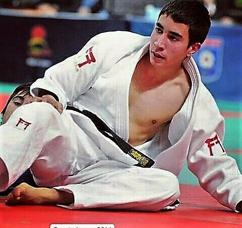 Ramón Rodríguez García en pleno combate. CEDIDA