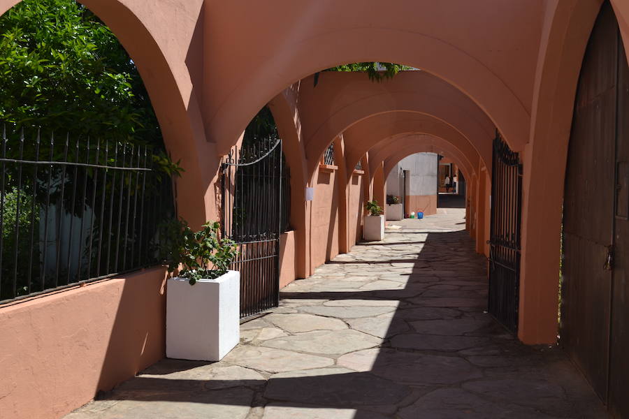 Acceso al edificio de la Universidad Popular. A.P