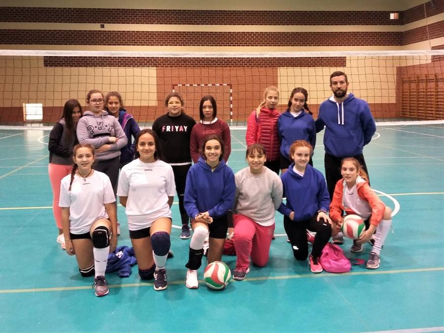 Equipo Villanueva-Alconchel voleibol. CEDIDA