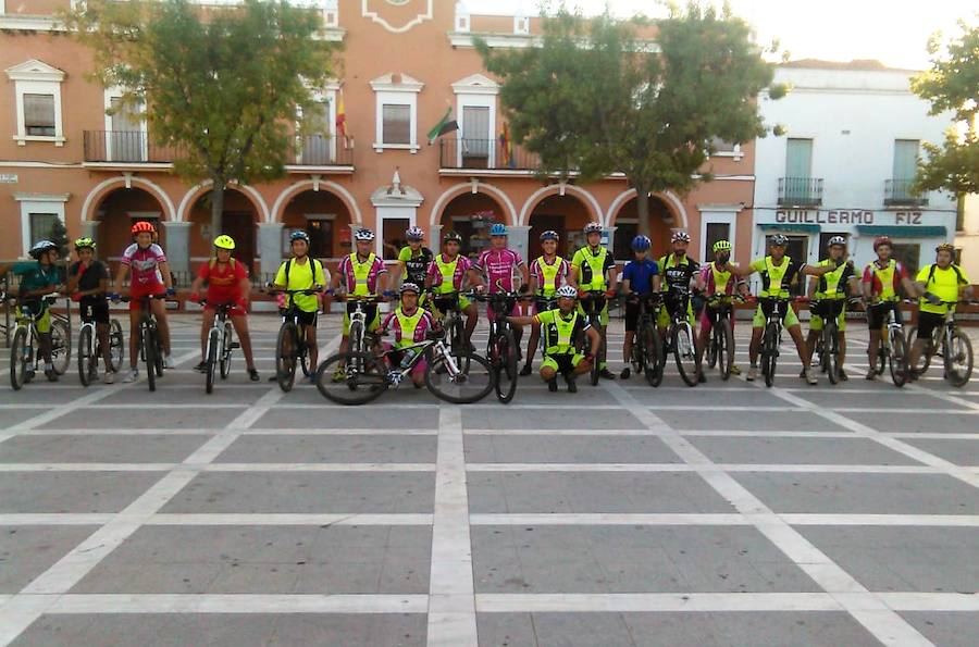 Salida nocturna del Club BTT Gurumelos BIKE, imagen de archivo. A.P