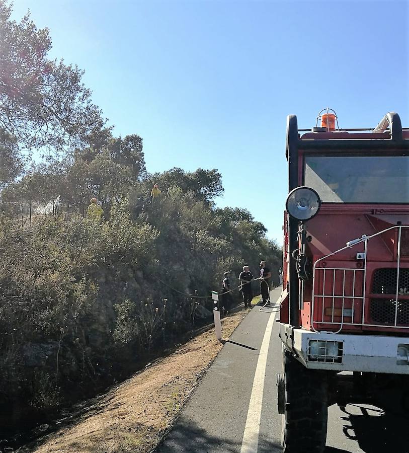 Momento de la extinción del incendio. CEDIDA