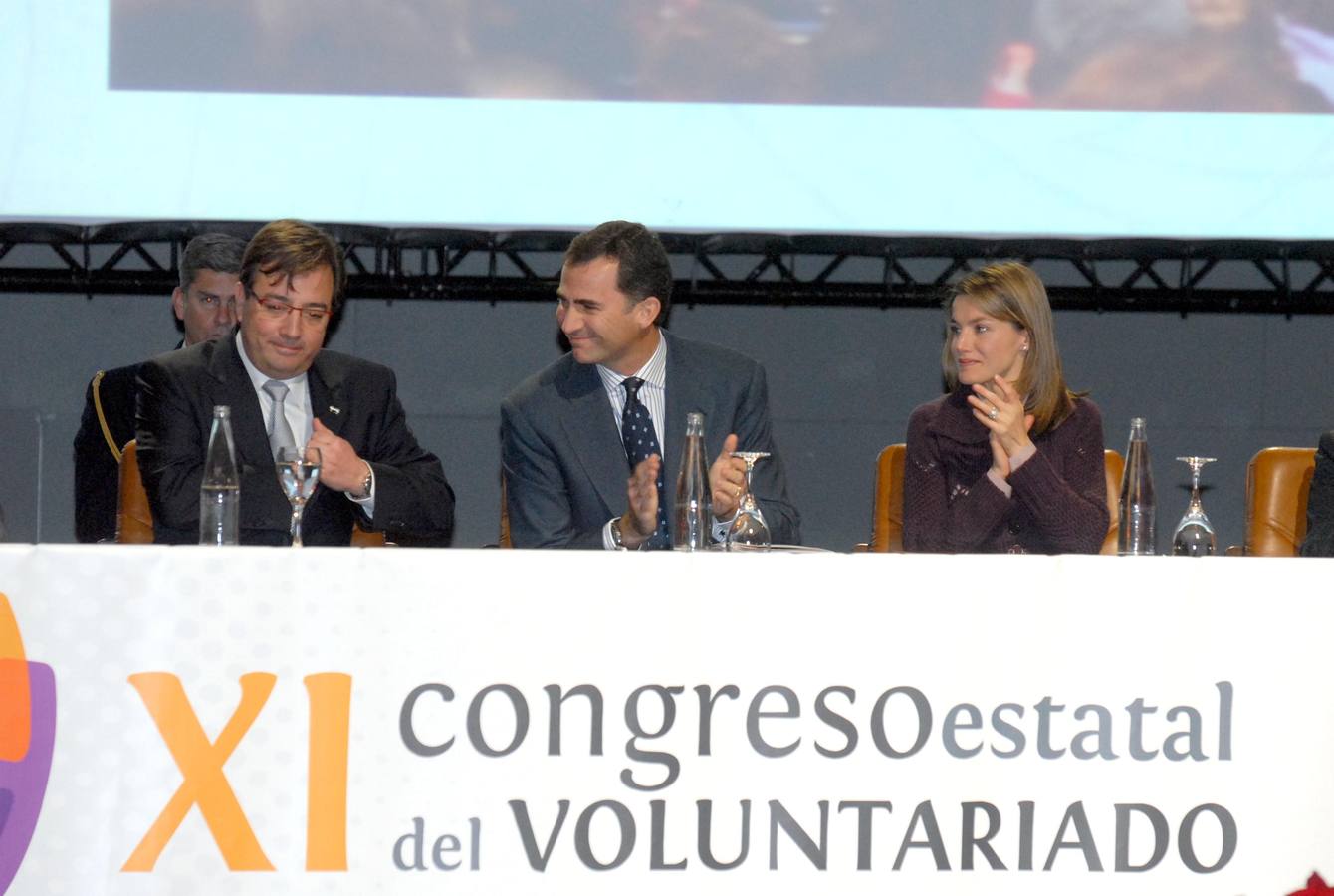 05.12.2008. El Príncipe Felipe junto a Guillermo Fernández Vara en la clausura del XI Congreso Estatal del Voluntariado, en Mérida