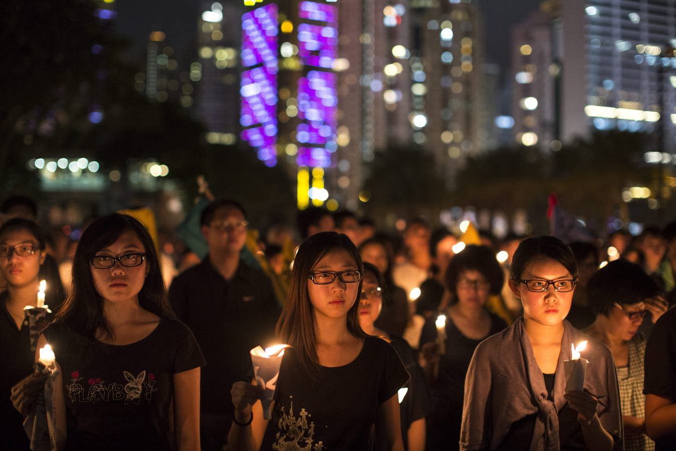 Miércoles, 4 de junio: Se cumplen 25 años de aquella masacre puso fin a casi siete semanas de protestas estudiantiles y obreras en la plaza de Tiananmen y alrededores de Pekín, en China. El régimen chino desplegó un masivo operativo policial y militar contra las protestas en el centro de Pekín. Reuters