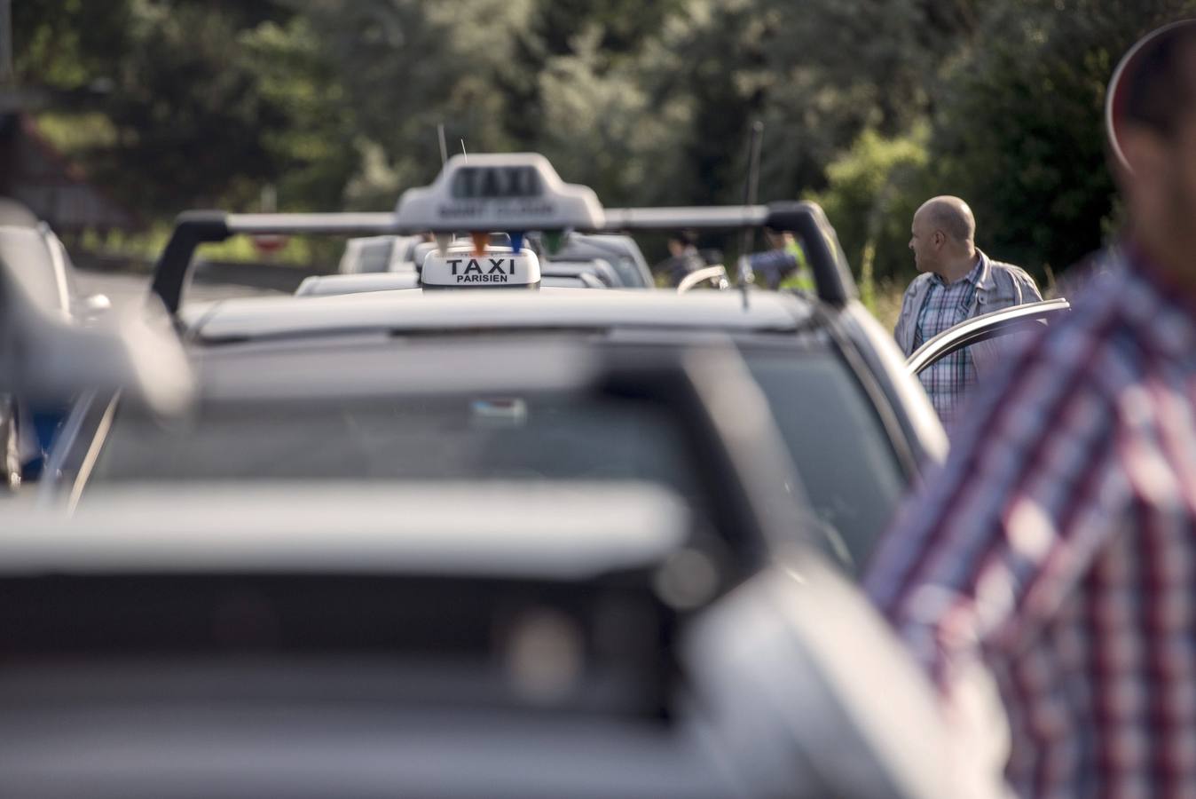 Los taxis europeos suben la bandera contra Uber