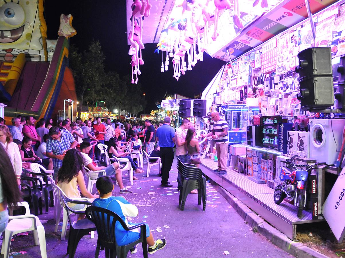 Niños y padres se divierten en la Feria de Plasencia