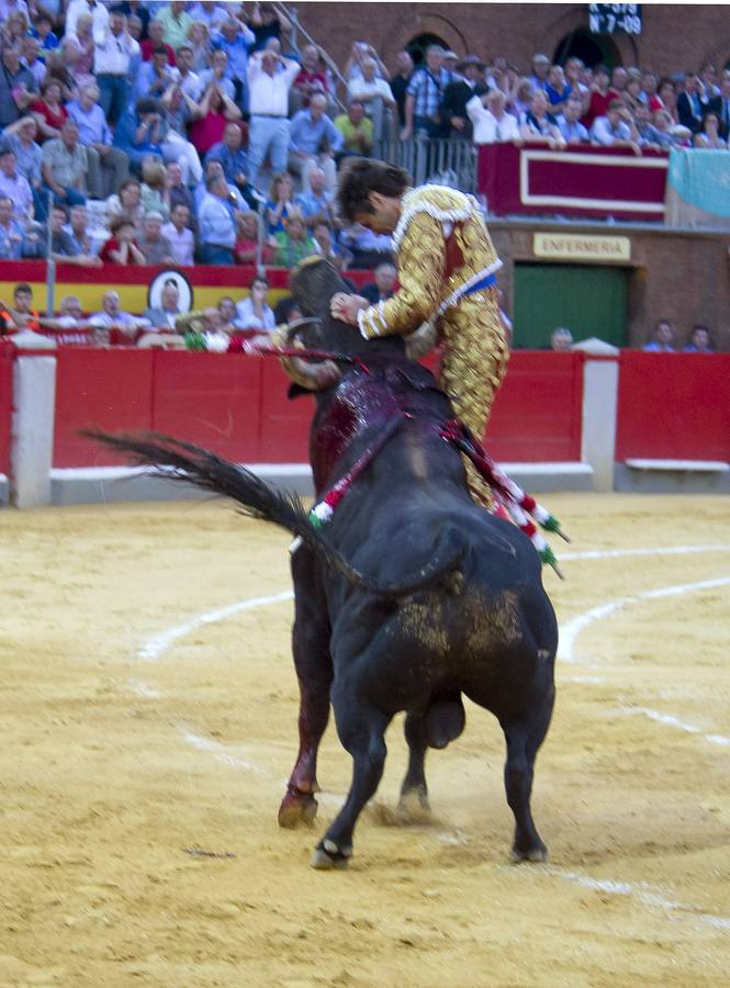 José Tomás y Cerro salieron a hombros por la Puerta Grande en Granada