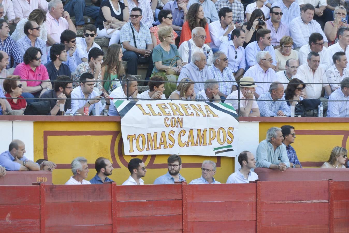 Perera y Campos salen a hombros en Badajoz