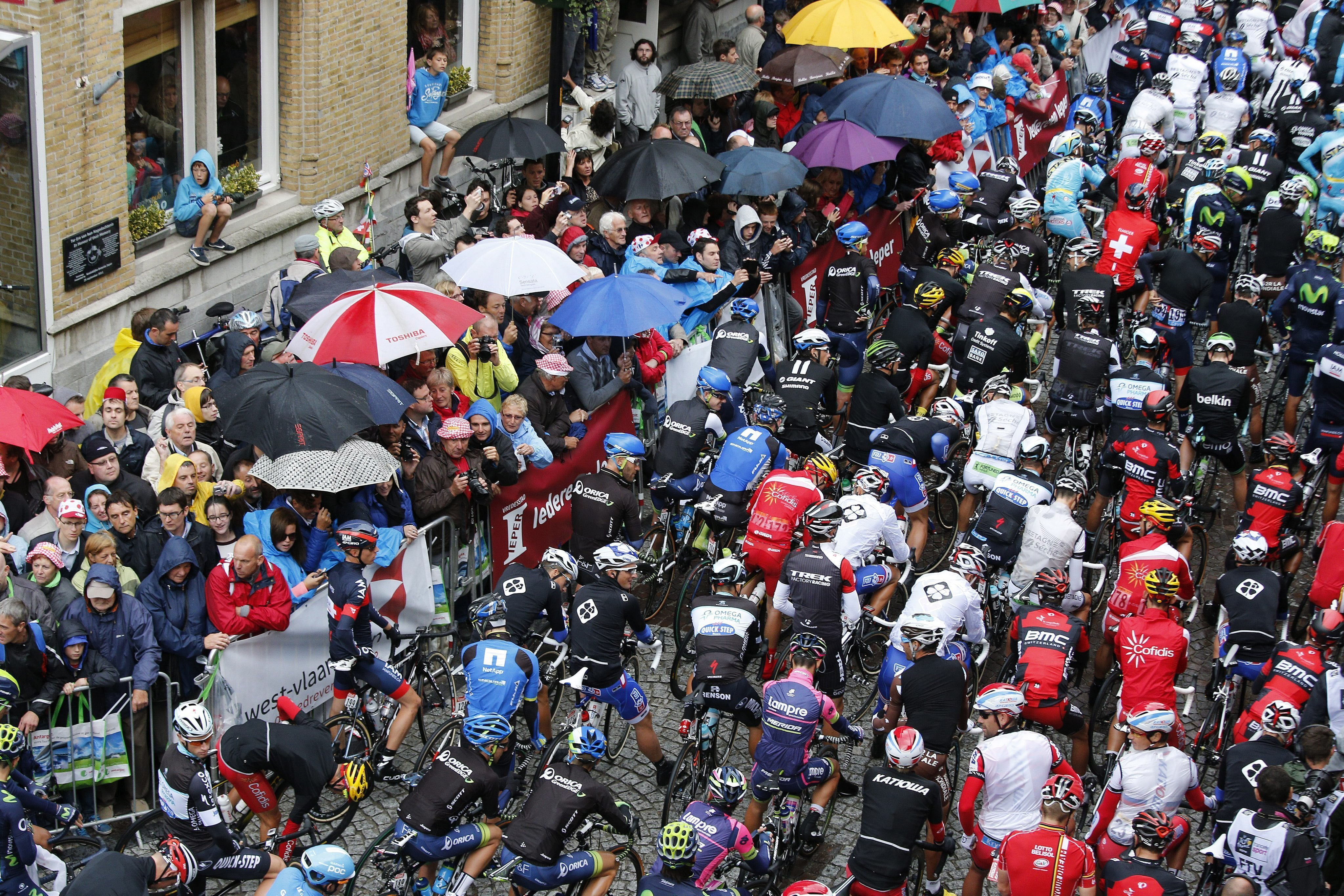 Nibali dinamita el Tour entre adoquines