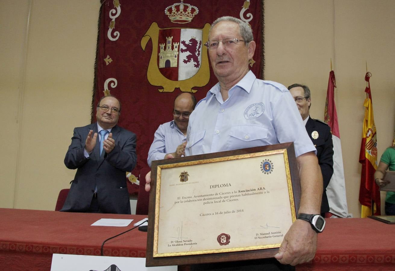 La Policía Local de Cáceres reconoce la labor de varios agentes