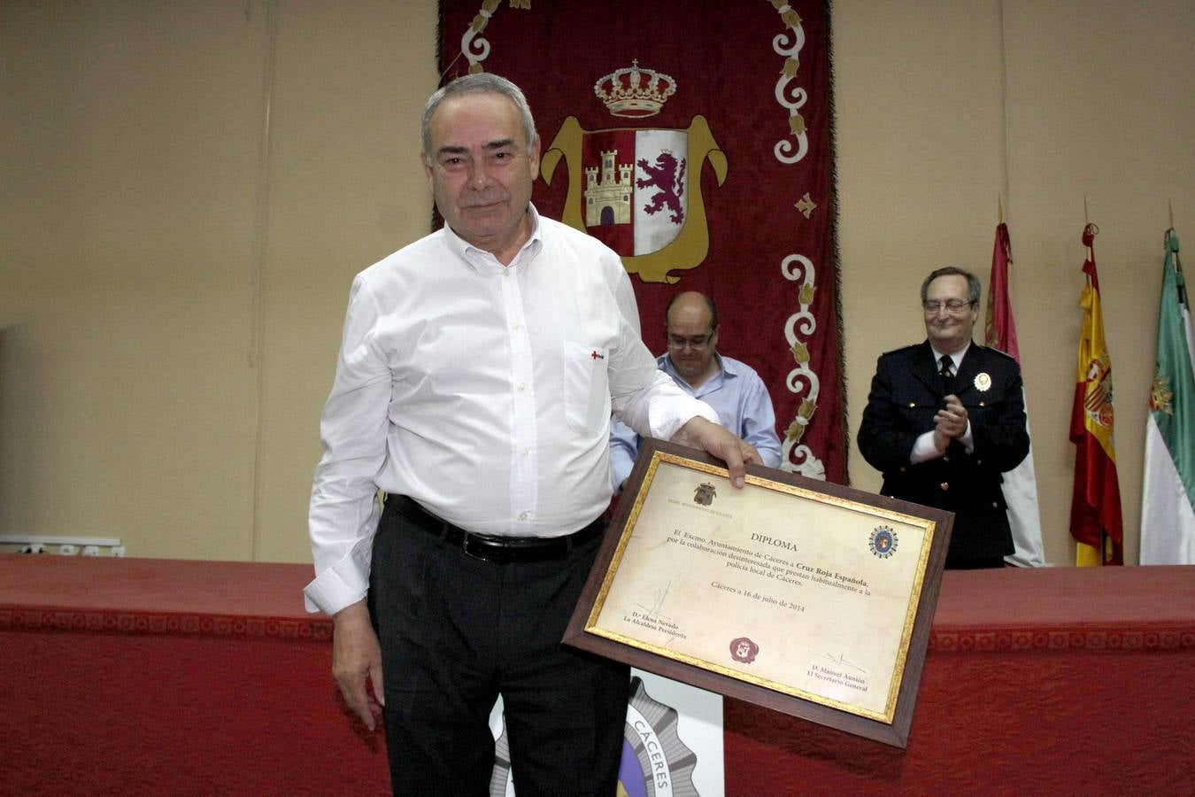 La Policía Local de Cáceres reconoce la labor de varios agentes